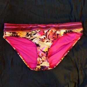 Title Nine Print Bottoms